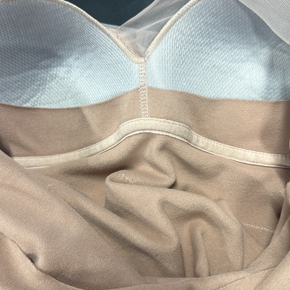 XL nude color sleeveless super duper soft top with padded lace over bust line - Picture 6 of 8